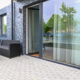 Berill Suites Sárvár - Medence/kert