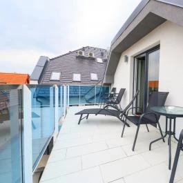 Berill Suites Sárvár - Medence/kert