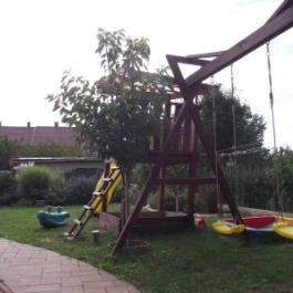 Besenyei Apartman Sárvár - Medence/kert