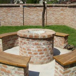 EMAN Apartmanház Sárvár Sárvár - Medence/kert