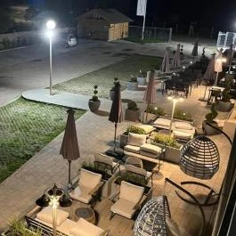 Holdvirág Hotel Sárvár - Medence/kert