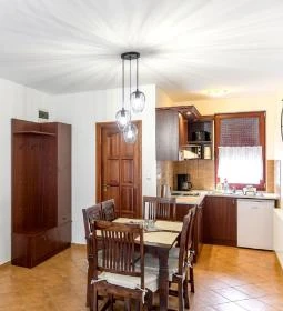 Cherry Apartmanház