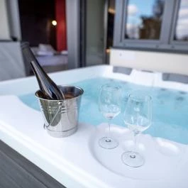 Onyx Luxury Sárvár Sárvár - Medence/kert