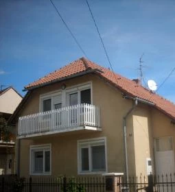 Óvár Apartman