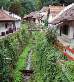 9. legjobb látnivaló: Zsólyomkai pincesor