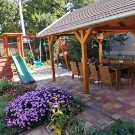 Szabó Vendégház Siklós - Medence/kert