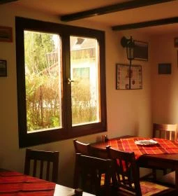 Rozmaring Kiskert Vendéglő és Pizzéria