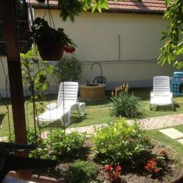 Balla Apartmanház Siófok - Medence/kert