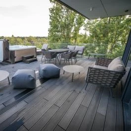 BJ81 Suite Hotel Siófok - Medence/kert