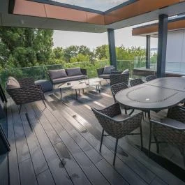 BJ81 Suite Hotel Siófok - Medence/kert