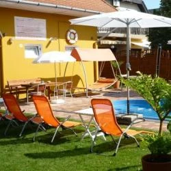 Catamaran Apartmanház Siófok - Medence/kert
