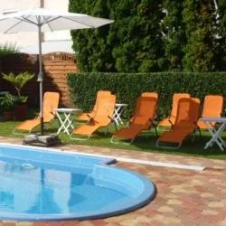 Catamaran Apartmanház Siófok - Medence/kert
