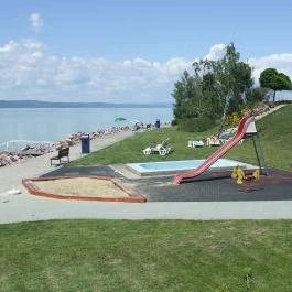 Hotel Móló Siófok - Medence/kert