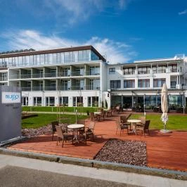 Hotel Yacht Wellness & Business Siófok - Külső kép