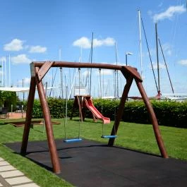 Hotel Yacht Wellness & Business Siófok - Medence/kert
