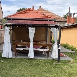 Mollys Apartman Siófok - Medence/kert