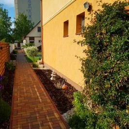 Napsugár Villa B Siófok - Medence/kert