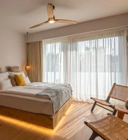 REED Luxury Hotel & Bistro