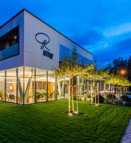 REED Luxury Hotel & Bistro