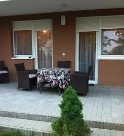 Royal Luxus Wellness Apartman - Köztársaság utca 9.