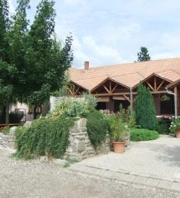 Borostyánkert Vendéglő