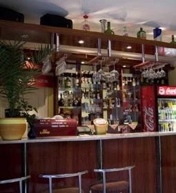 51-es Reggeliző, Vendéglő 