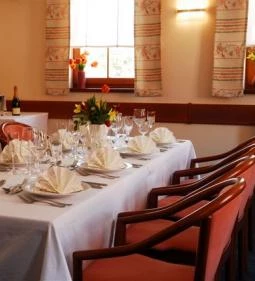 Erhardt Étterem & Borpince