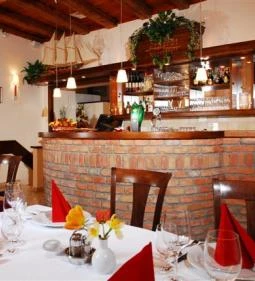 Erhardt Étterem & Borpince