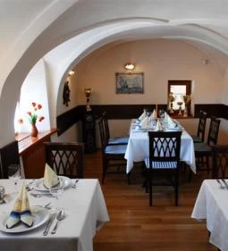 Erhardt Étterem & Borpince