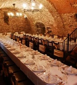 Erhardt Étterem & Borpince