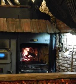 Papa Joe Saloon & Steak House