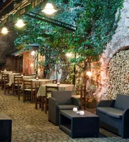 Papa Joe Saloon & Steak House