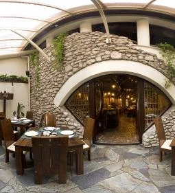 Papa Joe Saloon & Steak House