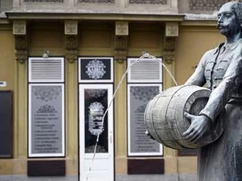 Sörmester szobra Sopron