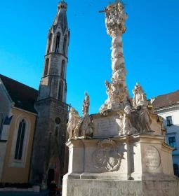 Szentháromság-szobor