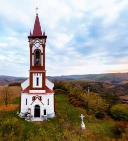 Sóshartyáni Jézus Szíve-templom