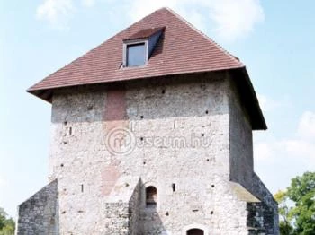 Kula - Gótikus lakótorony Szabadbattyán