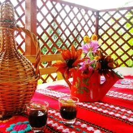 Rózsakert Apartman Szakony - Vendéglátás