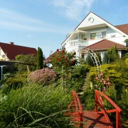 Rózsakert Apartman Szakony - Külső kép