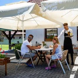 Trófea Étterem és Szállás Szálka - Medence/kert