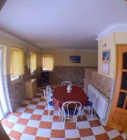 Granada Medencés Apartmanház