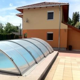 Granada Medencés Apartmanház Szántód - Medence/kert