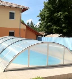 Granada Medencés Apartmanház