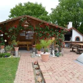 Lajos Medencés Apartmanház Szántód - Medence/kert