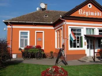 Régimódi Étterem Szarvas