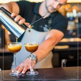 Újváros Bisztró Szarvas - Étel/ital