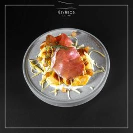 Újváros Bisztró Szarvas - Étel/ital