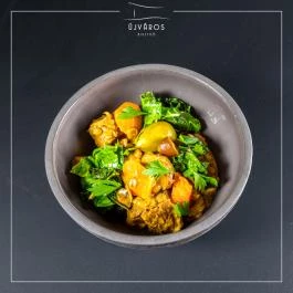 Újváros Bisztró Szarvas - Étel/ital