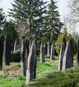 Szatmárcsekei csónakos fejfás református temető