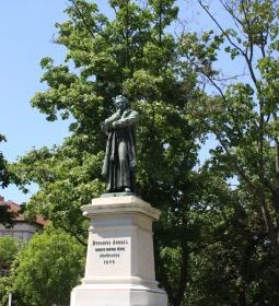 35. legjobb látnivaló: Dugonics András-szobor